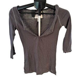 ABERCROMBIE & FITCH GRAY LONG SLEEVE V NECK WITH EMBELLISHMENT DETAILS
